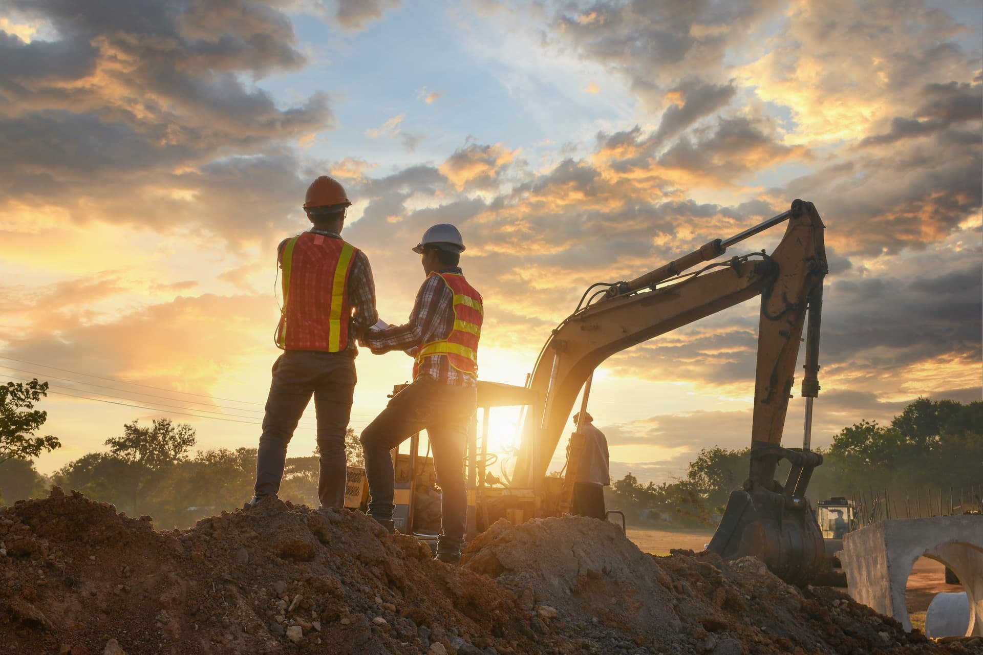 Worksite photograph from the existing AVERWORX website